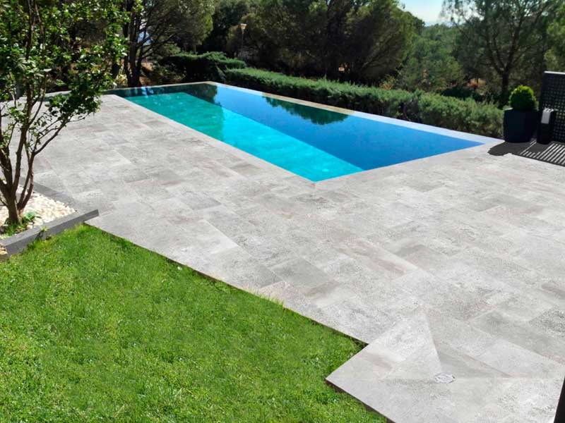Diseños prefabricados de piscinas decorativas que van mejor con el hogar y  cómo se debe de realizar su mantenimiento - H2otek